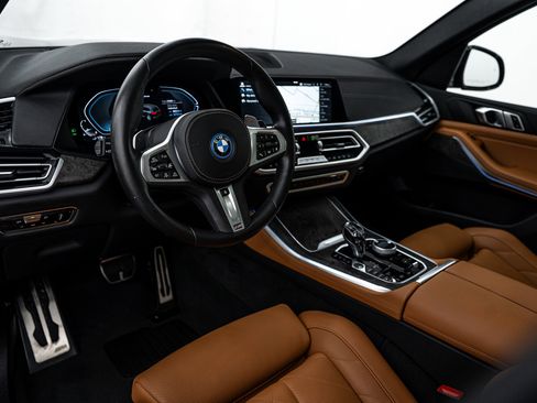 Used 2023 BMW X5 xDrive45e w/ Executive Package image 9