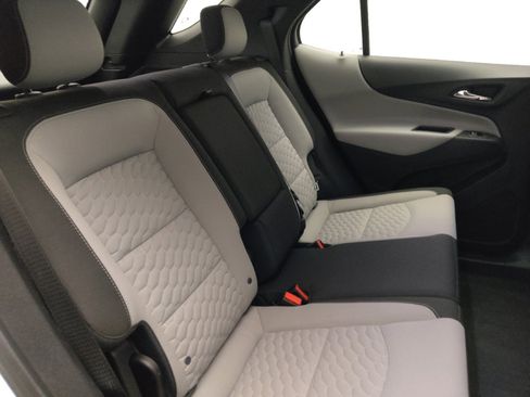 Used 2018 Chevrolet Equinox LS FWD image 19