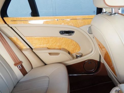 Used 2012 Bentley Mulsanne RWD image 65