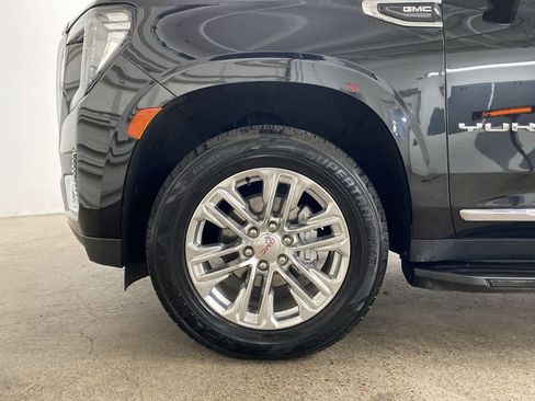 Used 2023 GMC Yukon SLT image 12