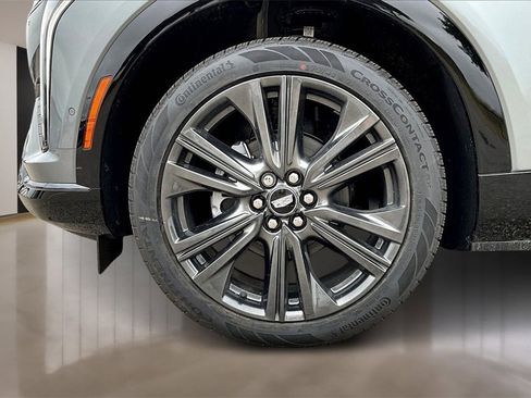 New 2025 Cadillac Optiq Sport 2 image 12