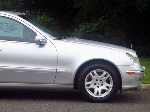Used 2003 Mercedes-Benz E 320 Sedan image 29