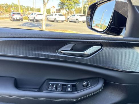 New 2025 Jeep Grand Cherokee Altitude image 13