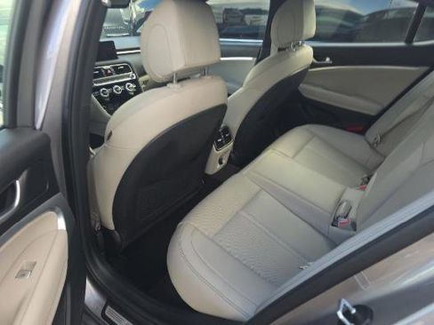 Used 2023 Genesis G70 2.0T image 10