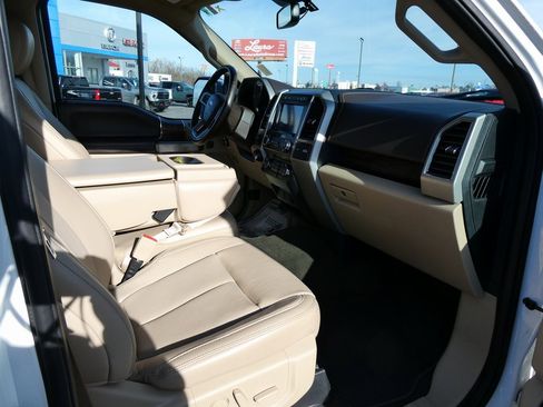 Used 2020 Ford F150 Lariat image 17