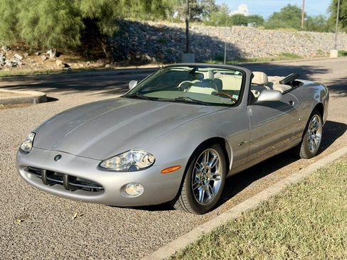 Used 2001 Jaguar XK8 Convertible RWD image 1