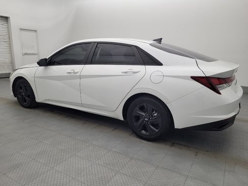 Used 2021 Hyundai Elantra SEL FWD image 3