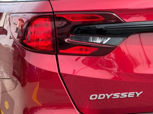 Used 2023 Honda Odyssey Sport image 12