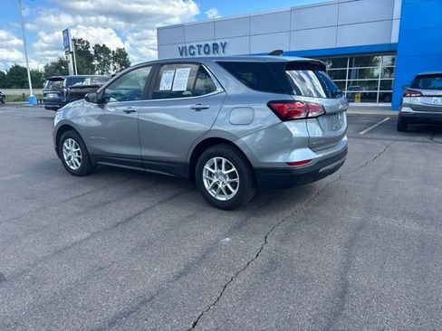 Used 2024 Chevrolet Equinox LT AWD/4WD image 3