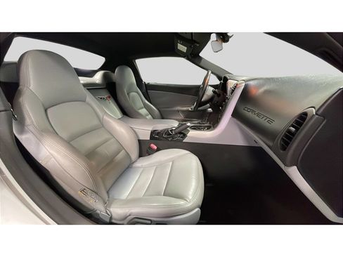 Used 2005 Chevrolet Corvette Convertible w/ Preferred Equipment Group RWD image 16