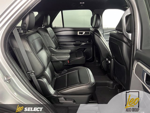 Used 2020 Ford Explorer XLT w/ Equipment Group 202A AWD/4WD image 24