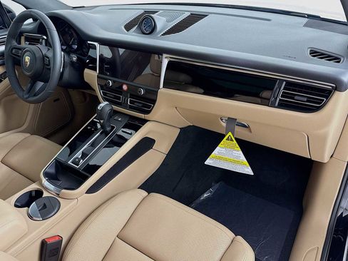 New 2025 Porsche Macan image 31