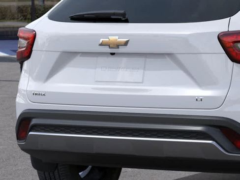 New 2026 Chevrolet Trax LT w/ Driver Confidence Package image 14