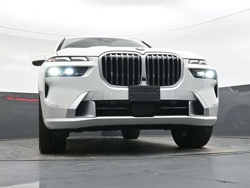 Used 2023 BMW X7 xDrive40i w/ Premium Package image 42