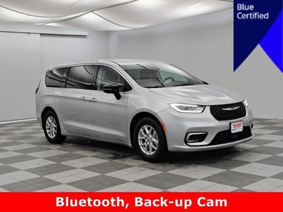 Used 2024 Chrysler Pacifica Touring-L