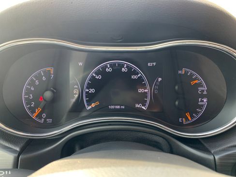 Used 2019 Jeep Grand Cherokee Laredo AWD/4WD image 15