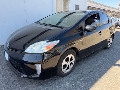 Used 2014 Toyota Prius Two image 1