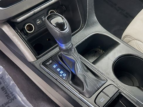 Used 2017 Hyundai Sonata SE image 19