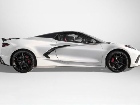 Used 2022 Chevrolet Corvette Stingray Premium Conv w/ Z51 Performance Package RWD image 5