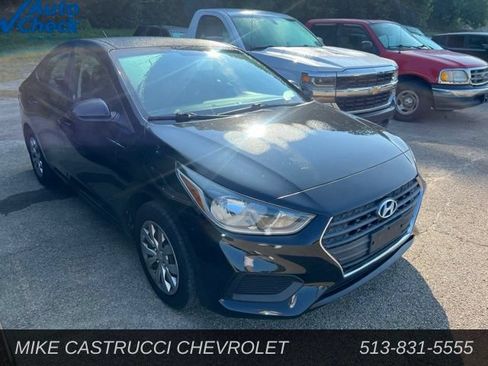 Used 2018 Hyundai Accent SE FWD image 2