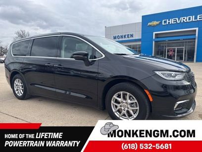 Used 2024 Chrysler Pacifica Touring-L