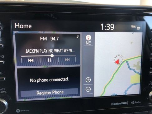 Used 2020 Toyota Highlander XLE image 27