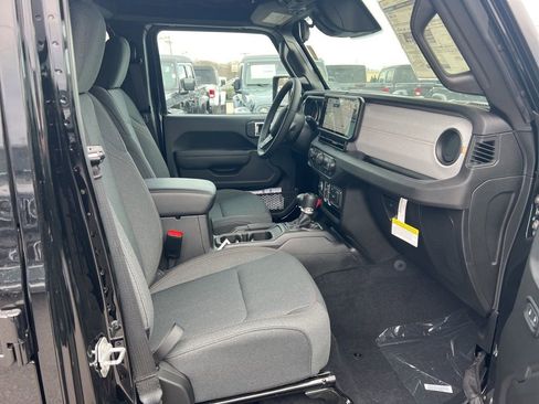 New 2026 Jeep Gladiator Sport image 11