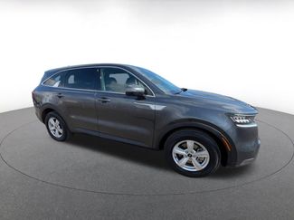 Used 2023 Kia Sorento LX FWD video 2