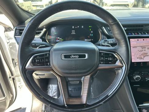 Used 2022 Jeep Grand Cherokee Summit w/ Luxury Tech Group V AWD/4WD image 22