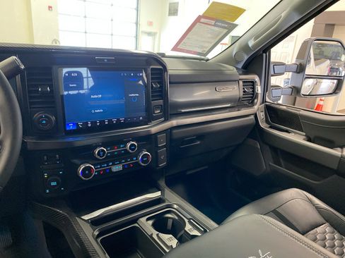 New 2026 Ford F250 Lariat w/ Black Appearance Package image 16