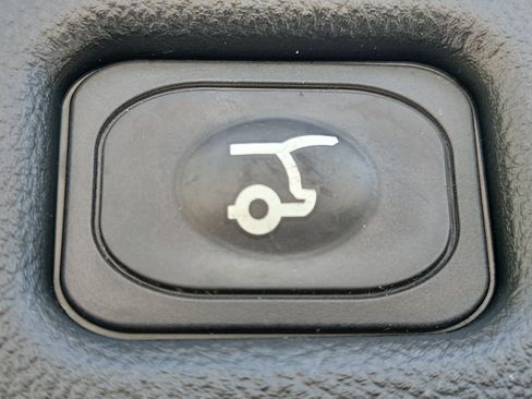 Used 2021 Lincoln Nautilus FWD image 9