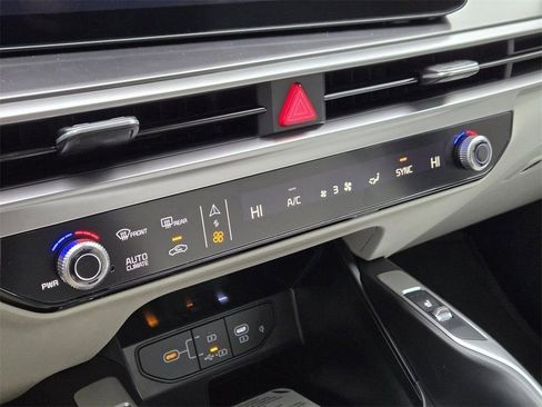 New 2026 Kia Sorento S FWD image 16
