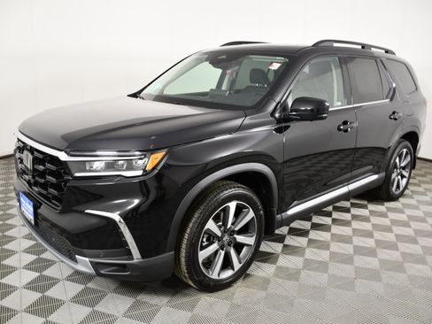 Certified 2025 Honda Pilot Elite image 10
