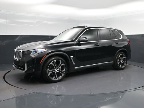 Certified 2024 BMW X5 sDrive40i w/ Premium Package RWD image 3