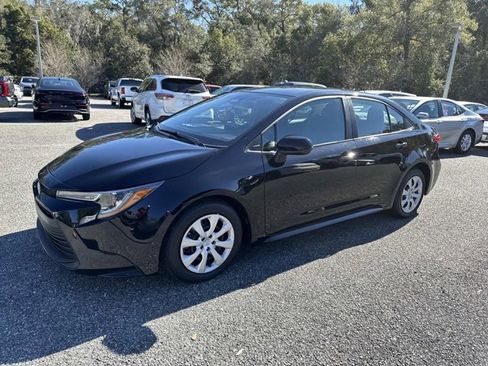 Certified 2025 Toyota Corolla LE image 5