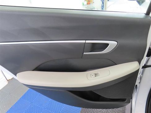Used 2025 Hyundai Sonata SEL FWD image 27