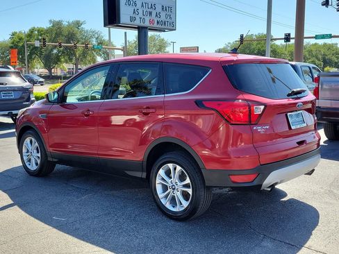 Used 2019 Ford Escape SE FWD image 4