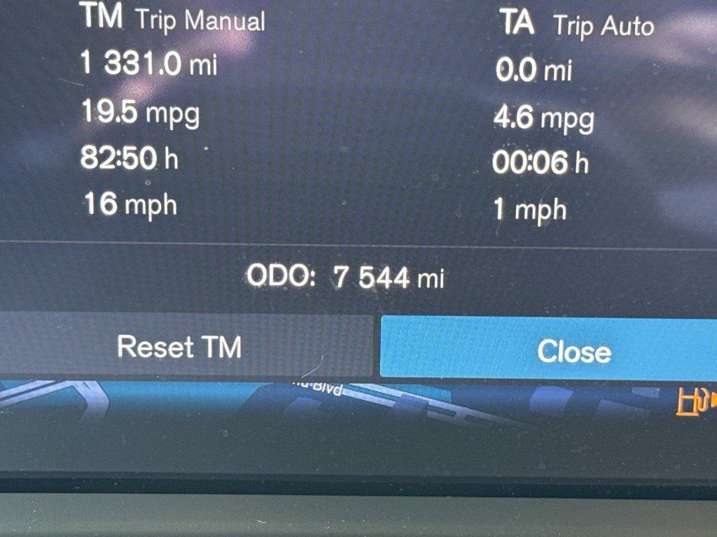 Used 2025 Volvo XC40 B5 Plus AWD/4WD image 18
