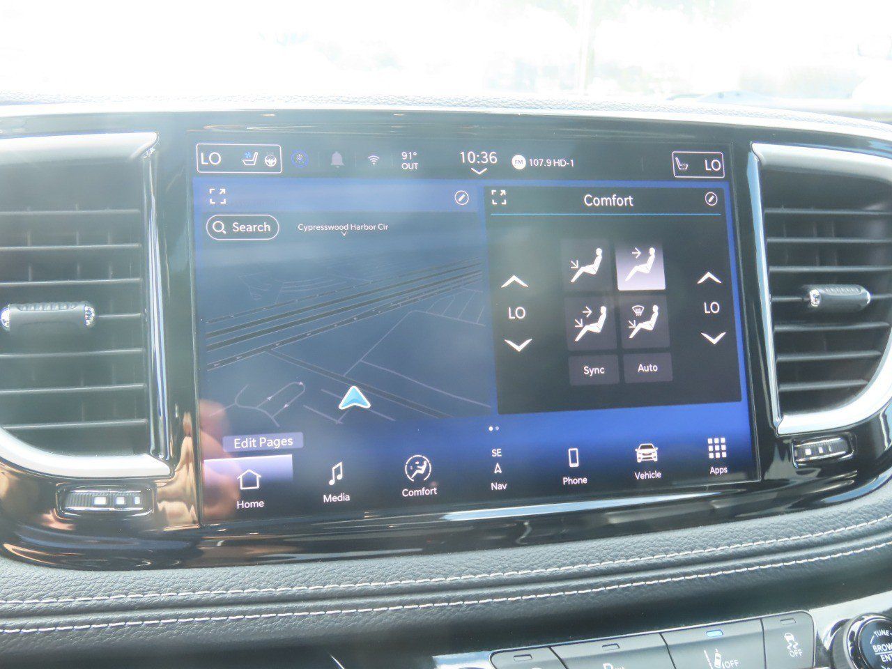 Used 2025 Chrysler Pacifica Limited FWD image 29