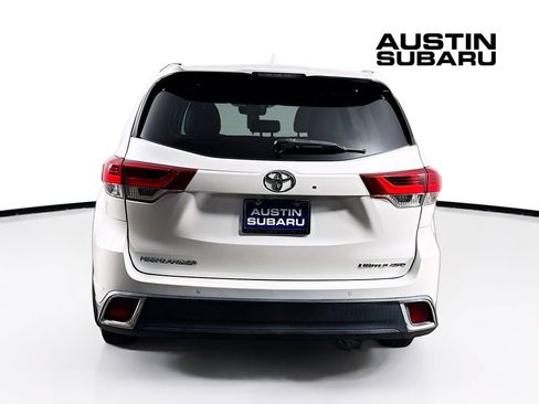 Used 2019 Toyota Highlander Limited Platinum image 6