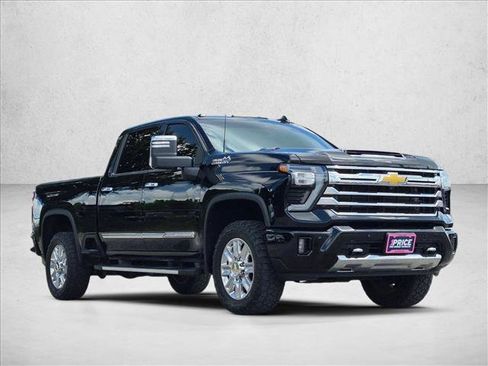 Used 2024 Chevrolet Silverado 3500 High Country w/ Technology Package AWD/4WD image 3