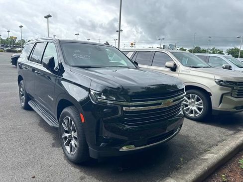 Used 2021 Chevrolet Tahoe LT w/ LT Signature Package AWD/4WD image 2