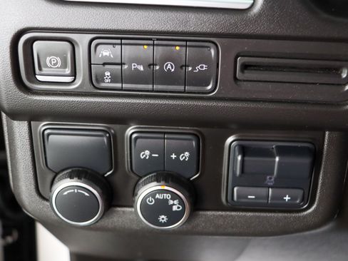 Used 2021 Chevrolet Tahoe LT w/ LT Signature Package RWD image 23
