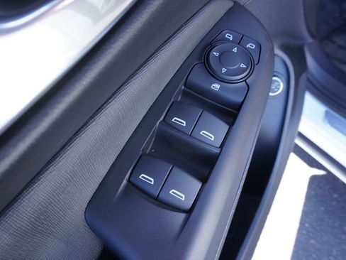 Certified 2025 Buick Envista Avenir image 16