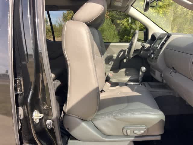 Used 2019 Nissan Frontier SL RWD image 12