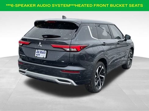Used 2024 Mitsubishi Outlander SE Black Edition image 7