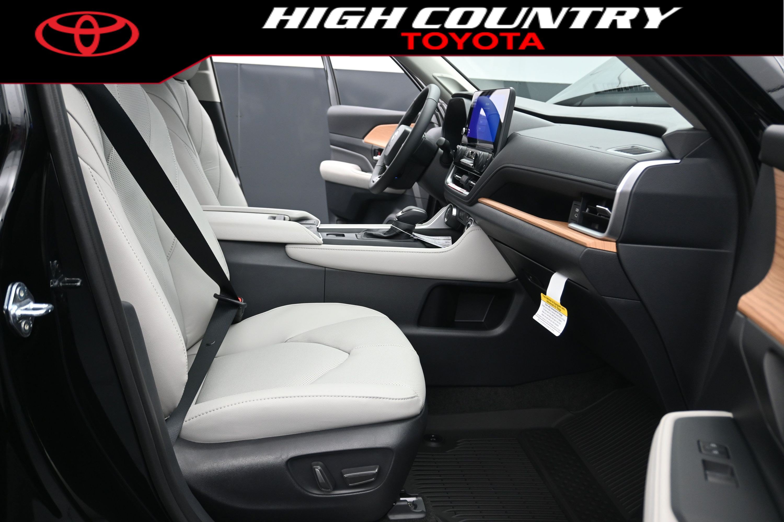 New 2026 Toyota Grand Highlander AWD Hybrid image 25