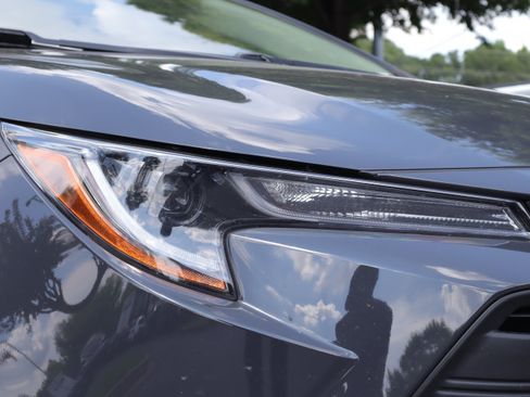 Used 2025 Toyota Corolla LE FWD image 33