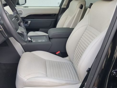 Certified 2025 Land Rover Discovery S AWD/4WD image 17