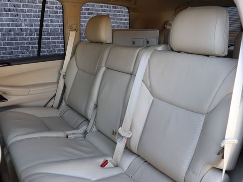 Used 2013 Lexus LX 570 4WD image 51